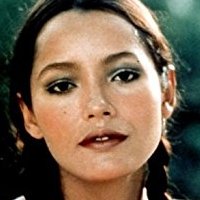 Barbara Carrera Nahé