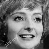 Barbara Leigh-Hunt Nahé