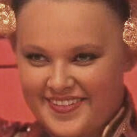 Celebrity Guilty Pleasures & Underrated Women Nahé