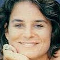 Cláudia Magno Nahé