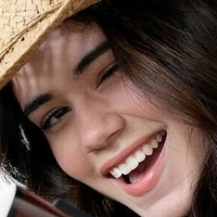 Corina Bradley Nahé