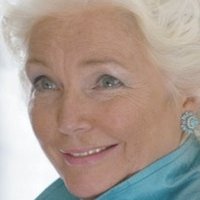 Fionnula Flanagan Nahé