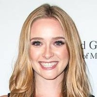Greer Grammer Nahé