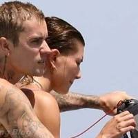 Hailey Baldwin Nahé