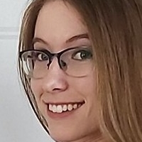 Lacey Bloom Nahé