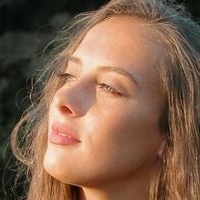 Mackenzie Holton Nahé