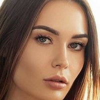 Megan Desaever Nahé