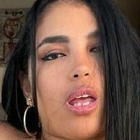 Miss Issy Nahé