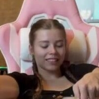 Queen_egirl Nahé