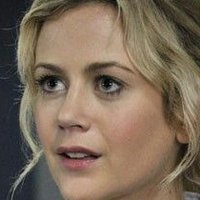 Rachael Carpani Nahé