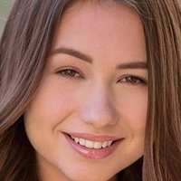 Taylor Sands Nahé